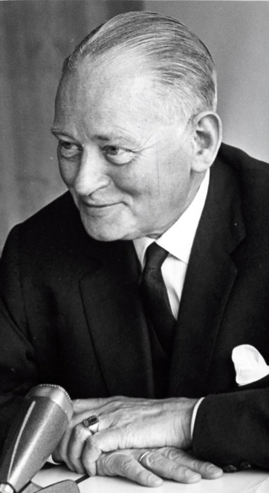 STIKKER, Dirk Uipko
